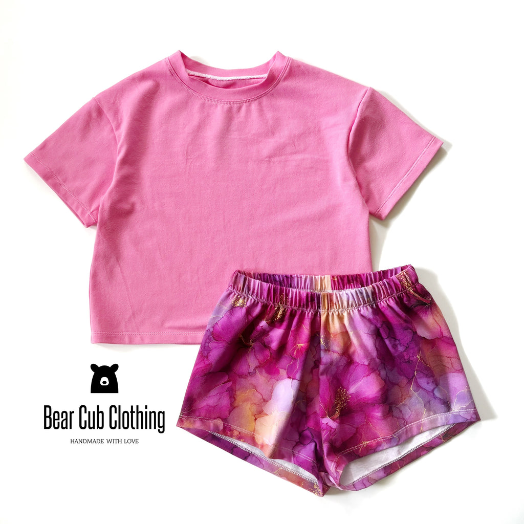6/7 Modest Crop Tee & Magenta Hibiscus Breezy Shorts