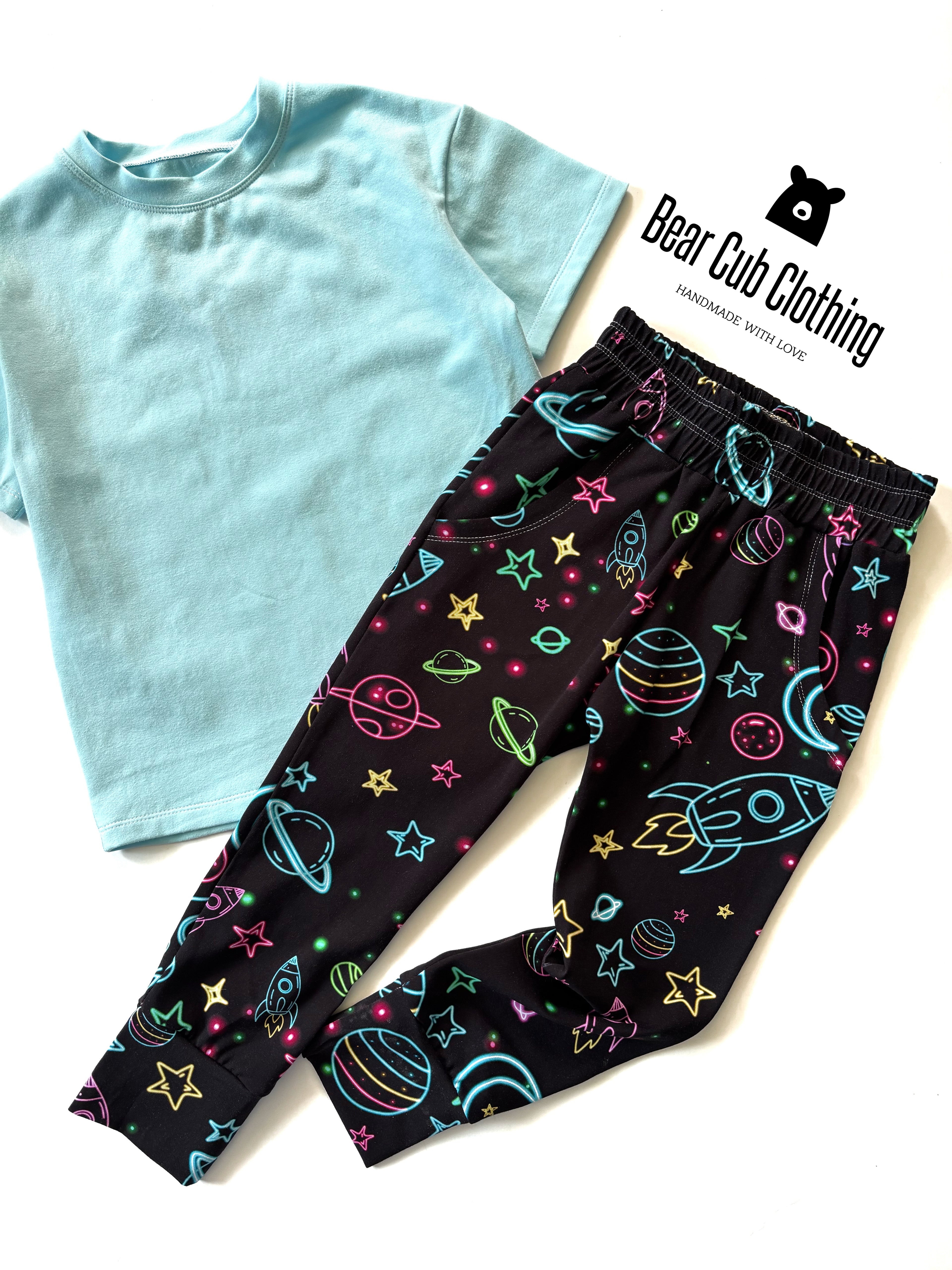 5t Tee & Neon Space Joggers