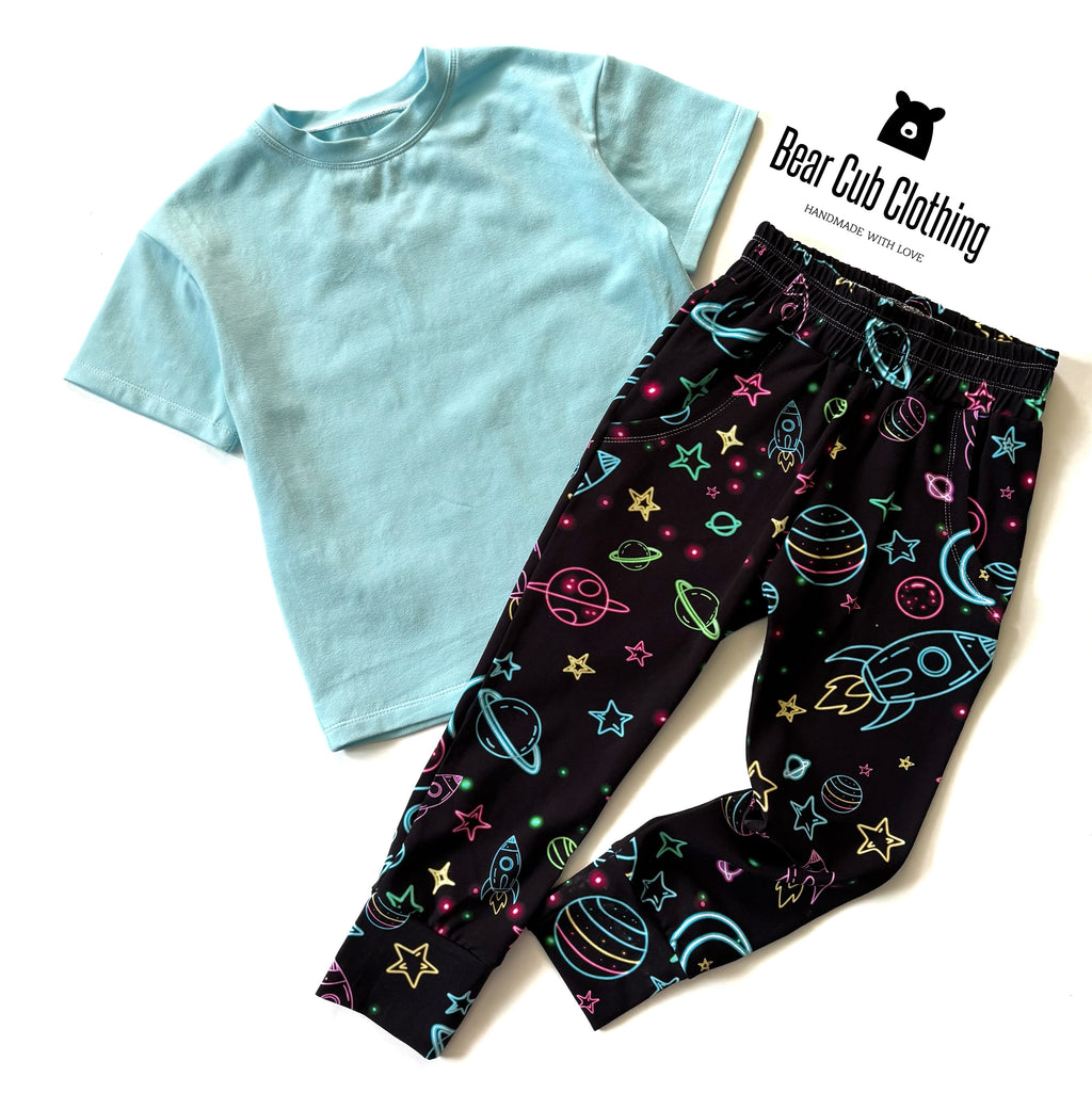 5t Tee & Neon Space Joggers